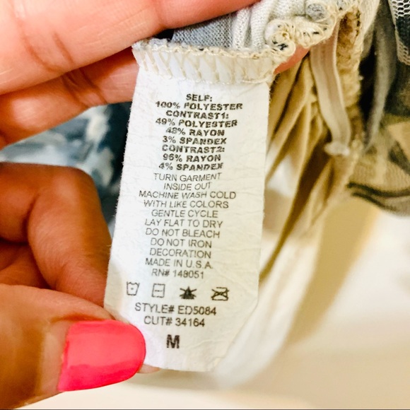 ✨4/$25✨ Y2K Edista Top/Blouse - Cream/Grey - Size Medium - Picture 12 of 12